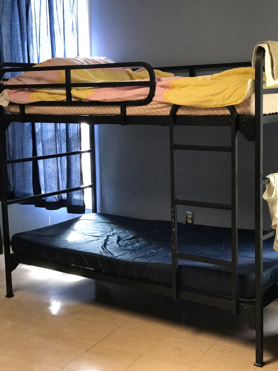 Shelter Bedroom (2)